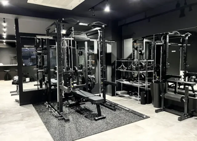 QUALITAS 神楽坂店のジム内