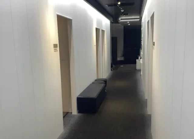 ライザップ下北沢店のジム内通路