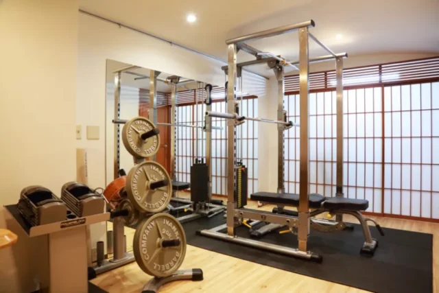 パーソナルトレーニングスタジオU高田馬場店のジム内設備(パワーラック)