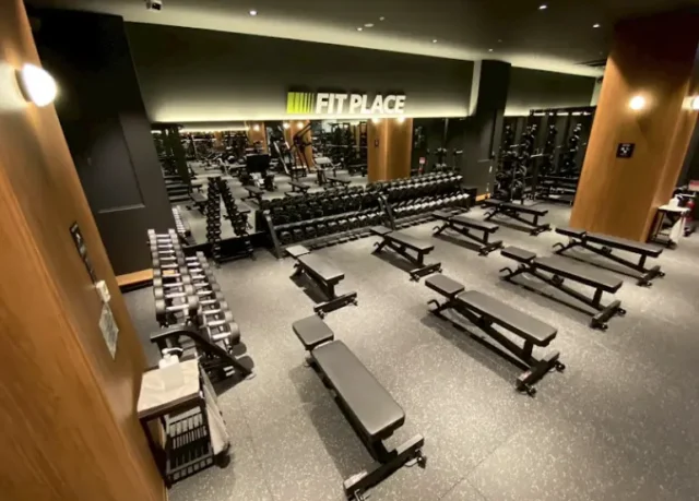 FIT PLACE24 市川店のジム内
