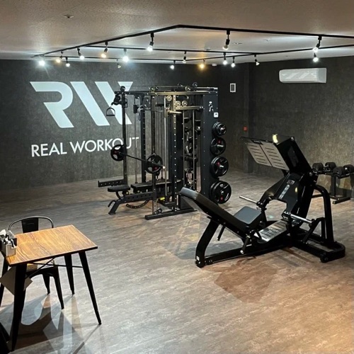 REAL WORKOUT 宇都宮店のジム内画像