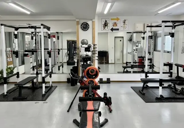 BUG浦添店のジム内画像