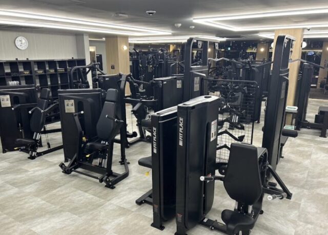 FITPLACE24 寝屋川店のジム内