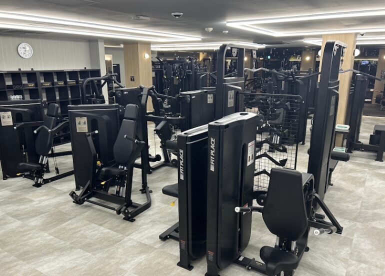 FITPLACE24 寝屋川店のジム内