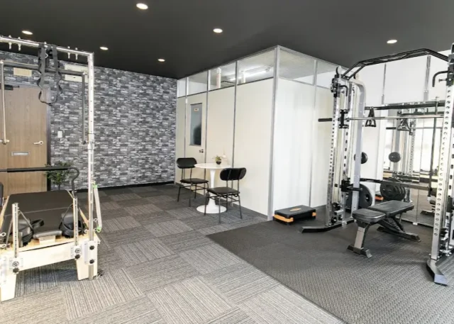 LIFEMAKEパーソナルトレーニングジム 岐阜大垣店のジム内画像