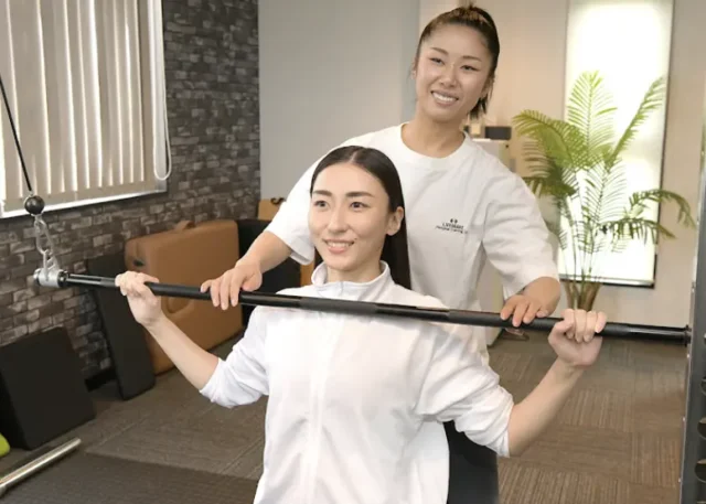 LIFEMAKEパーソナルトレーニングジム 岐阜大垣店のレッスン風景