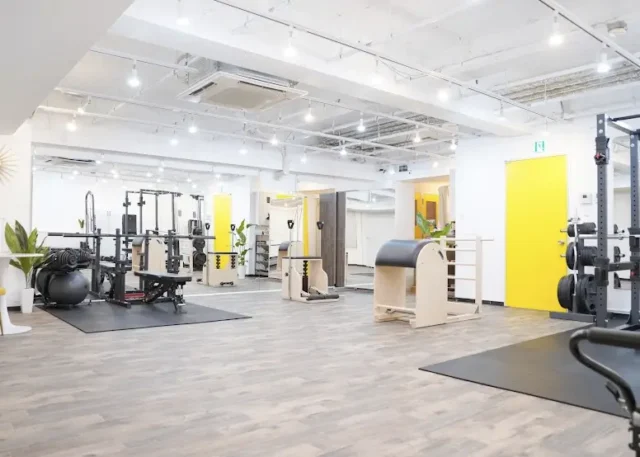 resole神田店のジム内画像