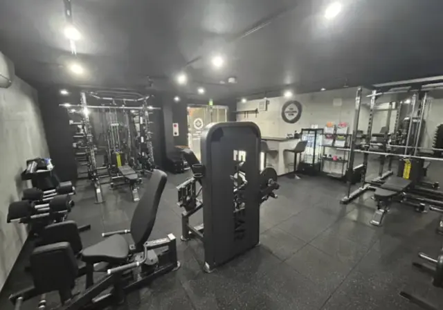 THE PERSONAL GYM 赤羽店のジム内画像