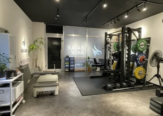 EAGLE BASE 駒込店のジム内