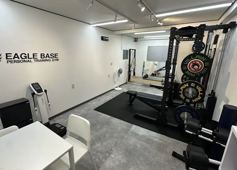 EAGLE BASE 大塚店のジム内