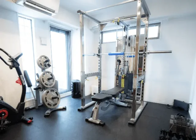 メルメイク伏見店のトレーニングマシン設備&有酸素バイク
