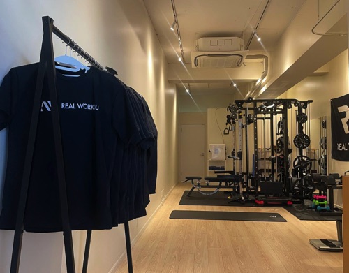 REAL WORKOUT 洗足店のジム内画像