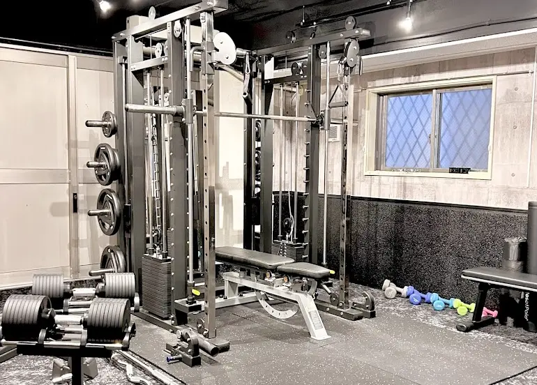 REAL WORKOUT 新中野店のジム内