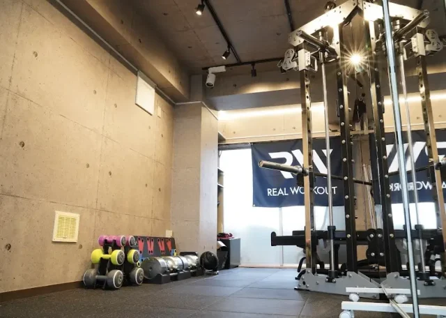 REAL WORKOUT 中野坂上店のジム内画像