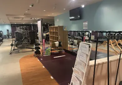 エニタイムフィットネス 六町店