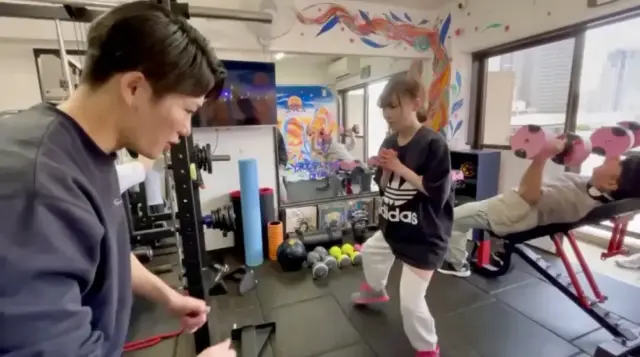 「LYFTOFF-WOMAN-編集部の筋トレ初心者RANA」がGOODLIFEGYM（グッドライフジム）代々木店での体験トレーニング（ヒップアップ＆脚やせトレーニング）の様子
