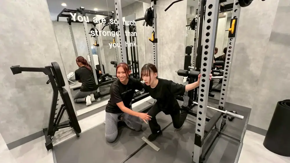 UNDEUX SUPERBODYLIFEでの体験取材の様子（LYFTOFF編集部RANA） 