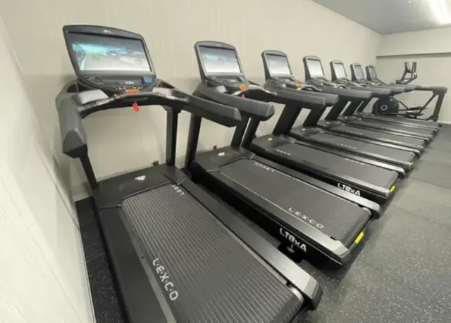 FIT PLACE24 弁天町店のジム内画像