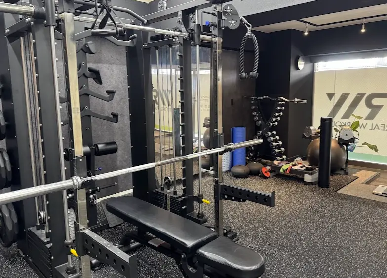 REAL WORKOUT 西八王子店のジム内画像
