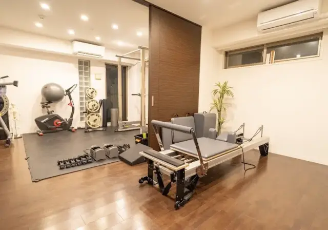 メルメイク名古屋駅前店のレッスン風景（ピラティス）